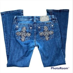 Distressed Miss Me Jeans Gold Label Size 27 Mid Rise Easy Boot ❤️